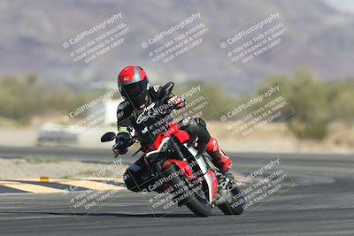 media/Oct-30-2025-Racers Edge (Thu) [[dabbdaf680]]/3-B Group/Session 2 (Turn 14)/